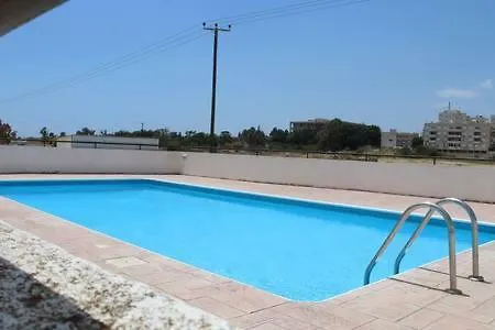 Citywitch 3, Makenzie Daire Larnaca
